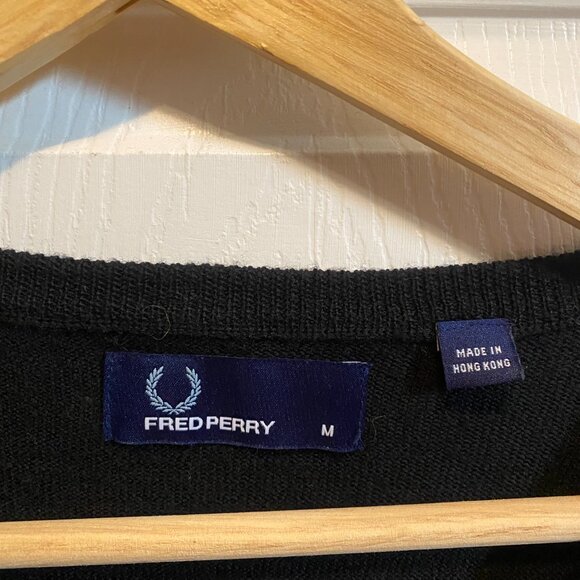 Fred Perry Block Print V Neck Sweater - Picture 3 of 4
